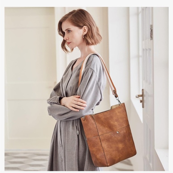 Chic Brown Shoulder Bag with Striped Strap - Picture 6 of 6